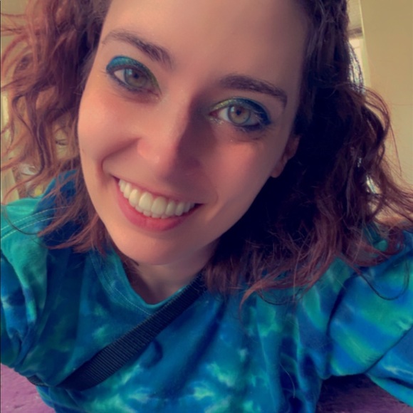 Meet your Posher, Hannah - Picture 3 of 3